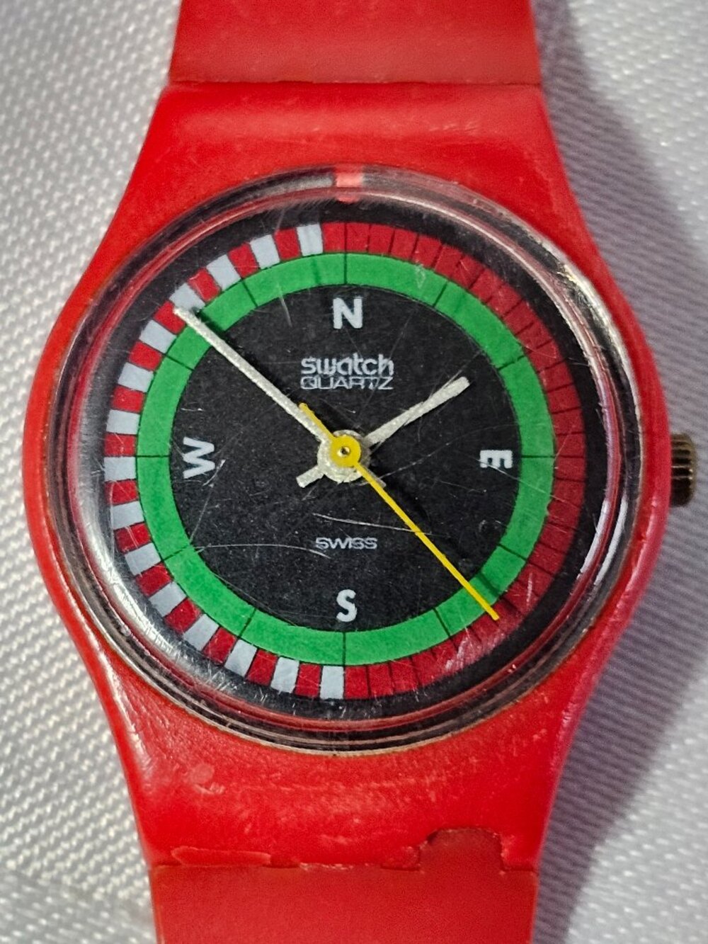 1984 SWATCH COMPASS SWISS QUARTZ ANALOG DIAL WRIST WATCH BATTERY VINTAGE RETRO